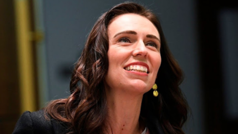 Jacinda Ardern, la despedida del icono de la democracia liberal y la izquierda global es un ejemplo de estilo