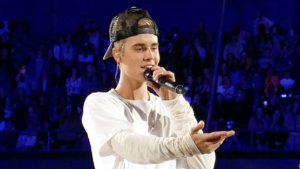 Justin Bieber cede i diritti musicali