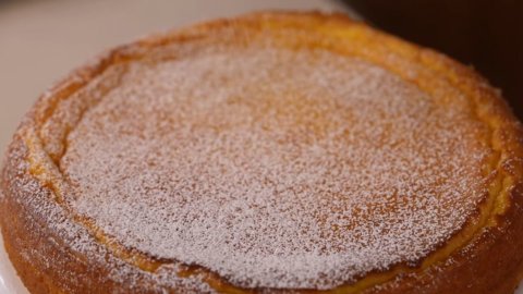 Pâques napolitaine Migliaccio: le parent pauvre de la Pastiera avec une histoire millénaire