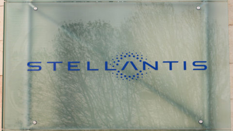Auto, Usa: Stellantis prepares a cut of 3.500 seats with a plan for voluntary and incentivized exits