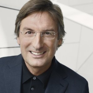 Lvmh nomeia Pietro Beccari como presidente e CEO. Delphine Arnault assume a liderança da Christian Dior