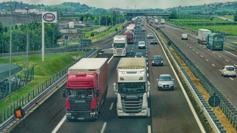 Bono carnet de conducir 2023 menores de 35 años: a partir del 13 de febrero se solicita el bono de transporte de mercancías por carretera. Así es como funciona