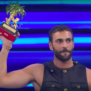 Sanremo 2023, Amadeus citește Zelensky, Mengoni câștigă cu record de audiență: motivele unui succes