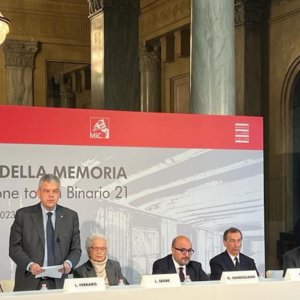 FS Italiane Group, a totem at platform 21 in Milano Centrale commemorates the victims of the Shoah