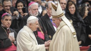 Il papa emerito Benedetto XVI e Papa Francesco