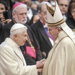 C'EST AUJOURD'HUI 11 FÉVRIER - Le pape Benoît XVI annonce sa démission historique : il y a dix ans