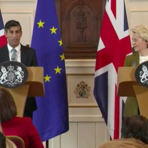 Brexit: Ue e Uk firmano un nuovo accordo sull’Irlanda del Nord