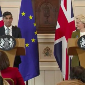 Brexit: AB ve İngiltere, Kuzey İrlanda konusunda yeni bir anlaşma imzaladı