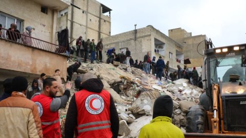 Erdbeben Türkiye und Syrien: die traurige Lehre für Italien. In einem Jahr 16 Beben. Was ist aus dem sicheren Italien geworden?