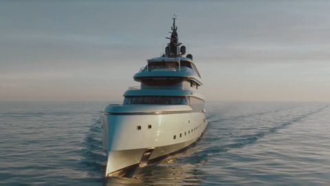 Armani mempersembahkan megayacht pertamanya: 72 meter yang akan diluncurkan oleh The Italian Sea Group