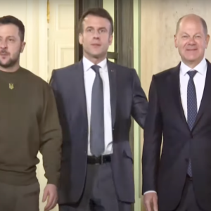 Zelensky meets Macron and Scholz in Paris and King Charles in London: with Meloni only bilateral