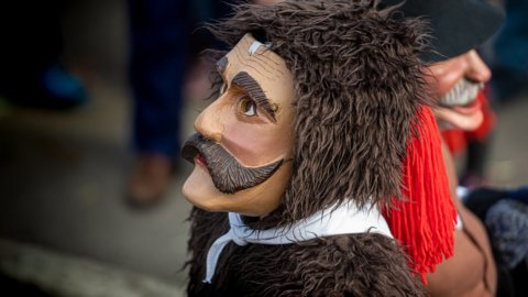 A receita de strucchi e Mogn Krpofn: Carnaval em FVG, uma celebração entre folclore antigo e tradições gastronômicas