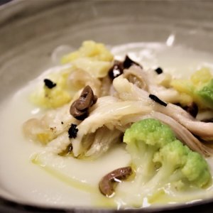 La ricetta della Crema di cavolfiori e ali di razza  della Chef Anna Rita Simoncini: a Orvieto trionfa l’arte della spontaneità