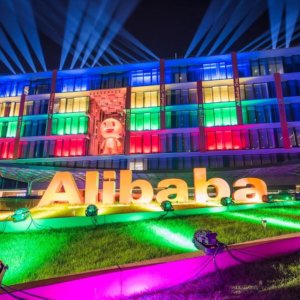 Alibaba: CEO Zhang tiba-tiba mengundurkan diri dan sahamnya ambruk di pasar saham