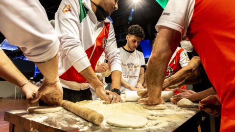 Pizzairos de 45 países para o Campeonato Mundial de Pizza em Parma de 18 a 20 de abril