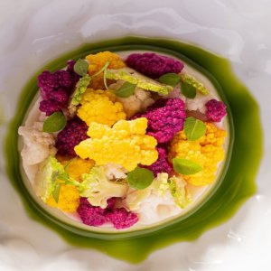 La receta de Coliflor Giardiniera del chef Stefano Sforza, la interpretación refinada del ingrediente único