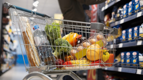 Inflation en Italie, Istat : ralentit sur une base annuelle en février, mais augmente mensuellement. Et les courses coûtent plus cher