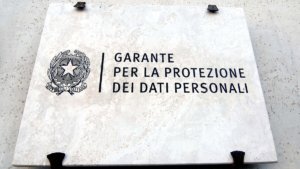 Scritta del GPDP davanti la sede