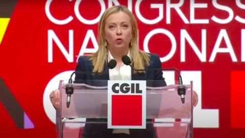 Meloni au congrès de la CGIL : "Non au salaire minimum, le revenu de base a échoué"