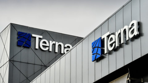 Terna: l’utile sale a 200 milioni, i ricavi crescono del 10,6%, accelerano ancora gli investimenti