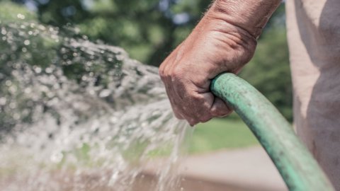 Acqua: in Italia non manca ma non sappiamo gestirla con efficienza