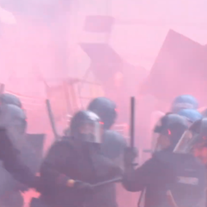 Meister: Gewalt durch die deutschen Ultras in Neapel, die ins Viertelfinale einzieht. Heute 4 weitere Italiener auf dem Feld in Europa