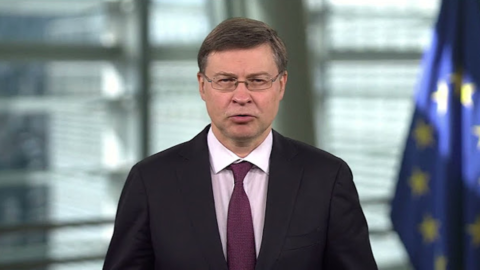 Generali Talks, Dombrovskis (EU): "बैंक स्थिर और संभावित झटकों के प्रतिरोधी"