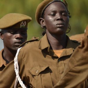 Sudan: nessuno spiraglio di pace e la guerra diventa anche crisi umanitaria. Vertice tra Egitto e Haftar