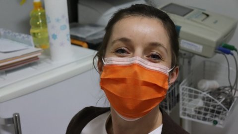 Covid: obbligo di mascherine in ospedale e nelle Rsa. Le nuove regole in vigore dal primo maggio