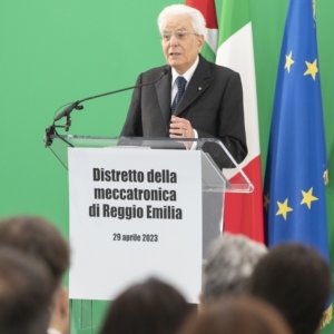 Mattarella in Reggio Emilia zur Feier des XNUMX. Mai: „Arbeitsmotor des sozialen Zusammenhalts“