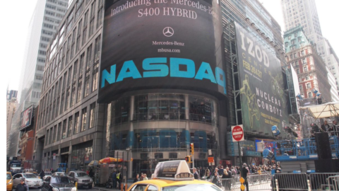 Pintu masuk ke Nasdaq di New York