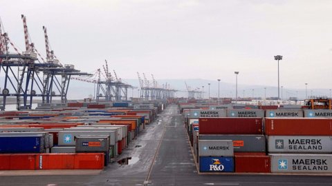 विवैश्वीकरण इतालवी बंदरगाहों के लिए एक अवसर है। सीडीपी अध्ययन