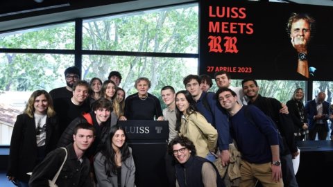 Renzo Rosso, aula para os alunos da Luiss: fazer negócios de forma criativa e sustentável é possível