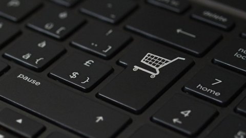 eCommerce in crescita (+13%): nel 2023 in Italia vale 54,2 miliardi di euro e il ruolo dell’IA aumenta