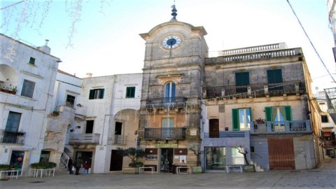 Borgo DiVino: tausend Etiketten für die Verkostung bei einer Tour durch die schönsten Dörfer Italiens