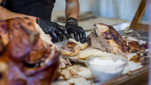 Street Food: Festivalul italian Porchetta din San Terenziano di Gualdo Cattaneo, între 19 și 21 mai