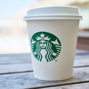 Starbucks kommt in Kampanien an, der historischen Heimat des neapolitanischen Kaffees ... wer weiß, was Eduardo gesagt hätte