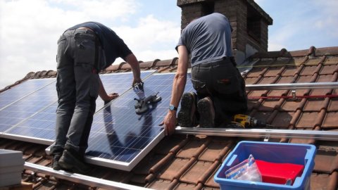 Fotovoltaico: la “nostra” energia non paga le tasse? Attenti alle trappole. Non è sempre così