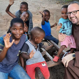 Mosambik: Fra Lucas Lehrbauernhof und der Traum, vielen kleinen Waisenkindern eine glückliche Zukunft zu ermöglichen