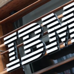 IBM 停止招聘可被人工智能取代的职位：7.800 个工作岗位面临风险