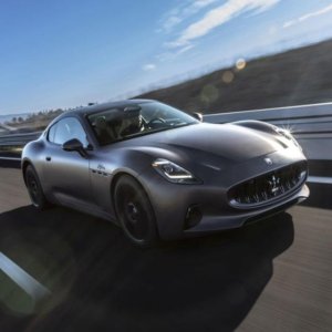 Maserati escolhe o carro elétrico: chama-se Folgore. Novos modelos e regresso às corridas em nome da sustentabilidade