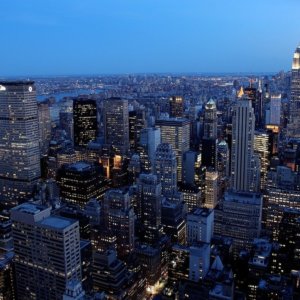 New York spinge sull’elettrico: dal 2026 vietati fornelli e riscaldamento a gas nelle nuove costruzioni
