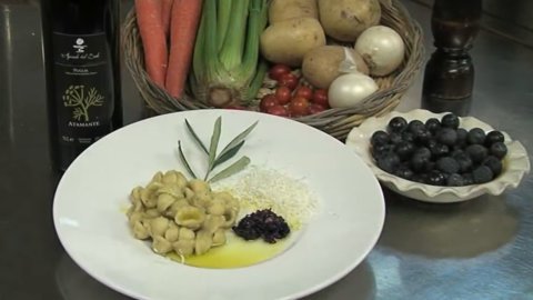 Favas, perigo para alguns, saúde para muitos: receita de orecchiette do chef Pietro Zito, como manda a Natureza