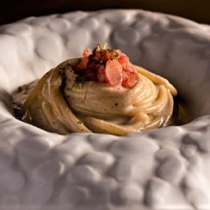 La ricetta del cacio e pepe, gamberi e lime dello chef Michele Minichillo, incrocio stellato di culture e territorio
