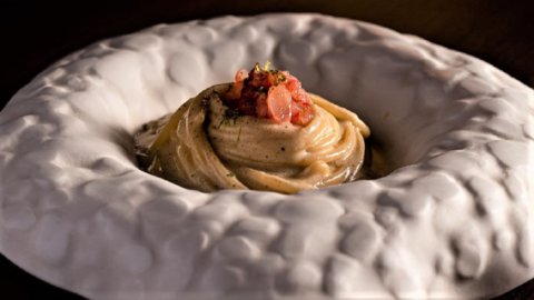 La ricetta del cacio e pepe, gamberi e lime dello chef Michele Minichillo, incrocio stellato di culture e territorio