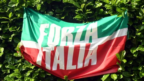 Forza Italia sans Berlusconi : qui aura le symbole et qui paiera les dettes ? attrape melon ?
