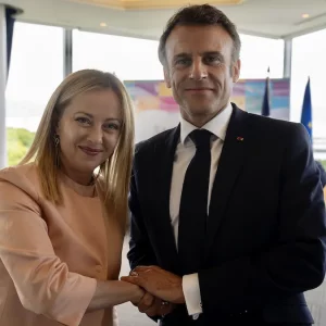 Italia-Francia: oggi a Parigi l’atteso incontro all’Eliseo fra la premier Meloni e il Presidente Macron