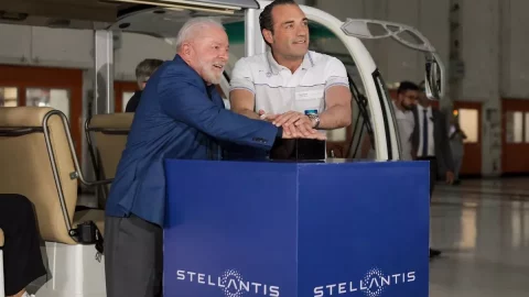 Brasile: torna l’auto popolare, un’occasione per Fiat. E Lula visita la fabbrica Stellantis in trionfo