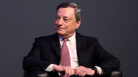 Draghi è sempre SuperMario: per governare i cambiamenti ci vuole una strategia con tanti investimenti ed eurobond