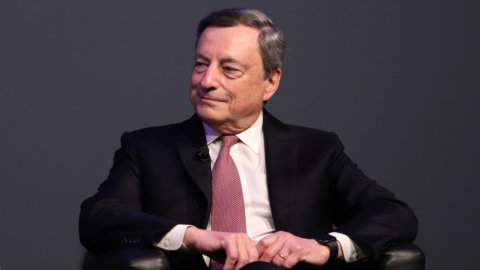 Draghi selalu menjadi SuperMario: untuk mengatur perubahan, Anda memerlukan strategi dengan banyak investasi dan Eurobonds